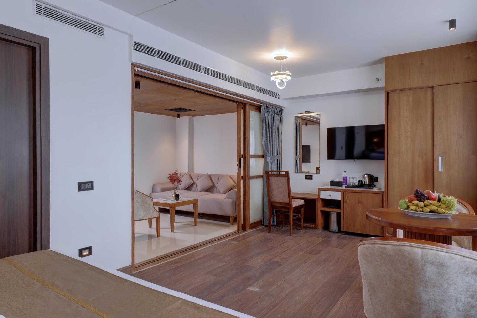 Hotel Cordial Sopanam Thiruvananthapuram Buitenkant foto