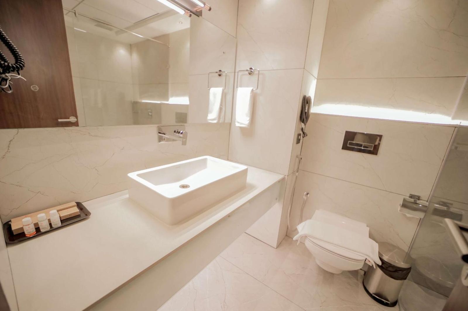 Hotel Cordial Sopanam Thiruvananthapuram Buitenkant foto