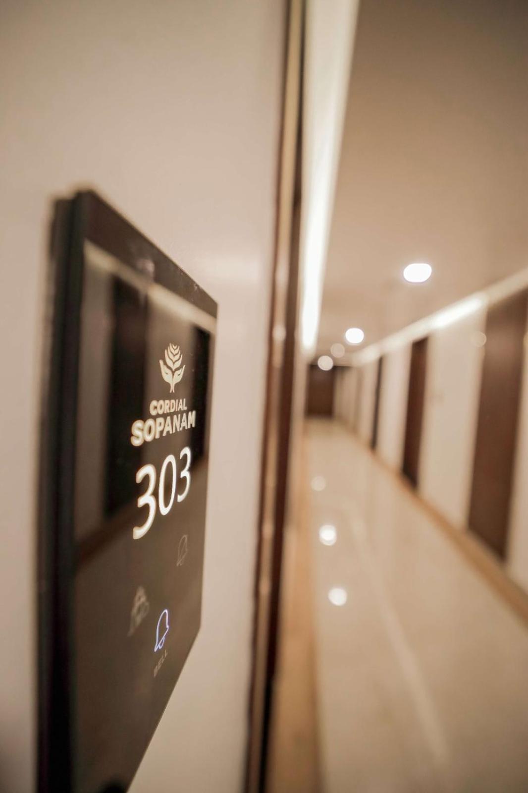 Hotel Cordial Sopanam Thiruvananthapuram Buitenkant foto